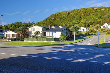 Photo of property in 135 Main South Road, Karoro, Greymouth, 7805