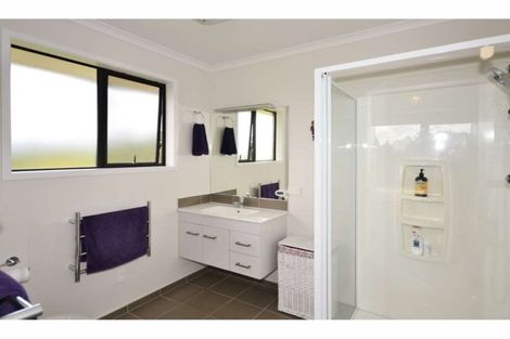 Photo of property in 16 Access Heights, Kerikeri, 0230