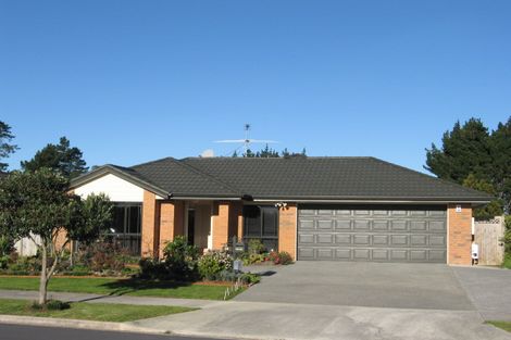 Photo of property in 28 Blackwood Drive, Wattle Downs, Auckland, 2103