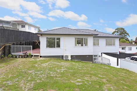 Photo of property in 16a Cedar Heights Avenue, Massey, Auckland, 0614