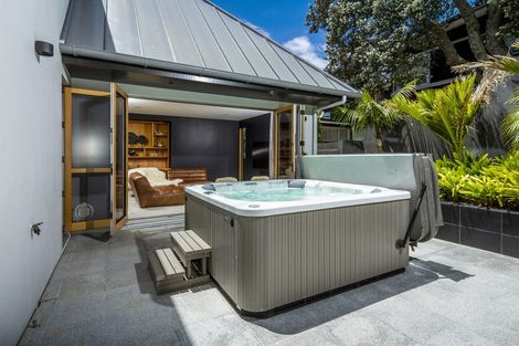 Photo of property in 21 Whitby Crescent, Mairangi Bay, Auckland, 0630