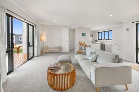 Photo of property in 23 Waipipi Road, Waverley, 4591