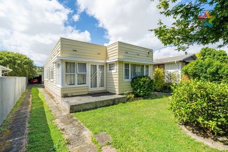 Photo of property in 20 Golf Road, Manor Park, Lower Hutt, 5019