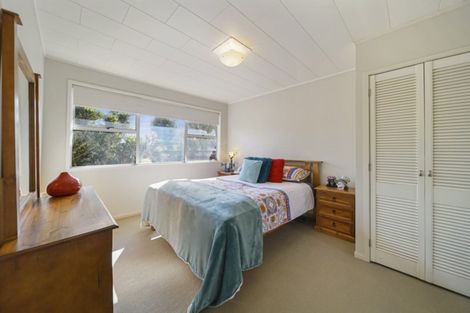 Photo of property in 17 Tupaki Place, Pakuranga Heights, Auckland, 2010