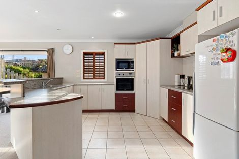 Photo of property in 2 Harbourside Way, Welcome Bay, Tauranga, 3112