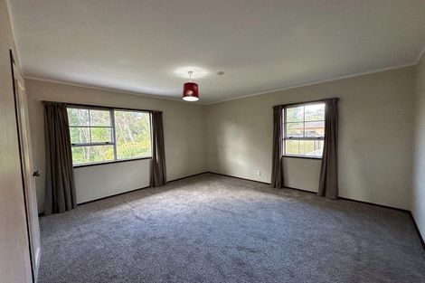 Photo of property in 11 Ravenstone Place, Chatswood, Auckland, 0626