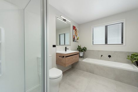 Photo of property in 2 Tamapahore Boulevard, Papamoa Beach, Papamoa, 3118