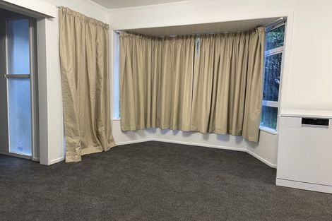 Photo of property in 6 Churton Drive, Churton Park, Wellington, 6037