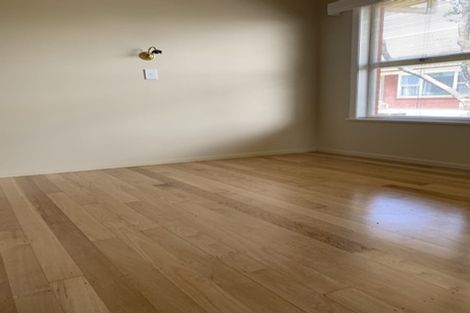 Photo of property in 1/16 Shakespeare Road, Milford, Auckland, 0620