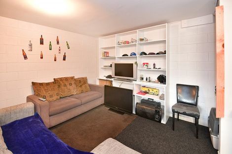 Photo of property in 68a Vipond Road, Stanmore Bay, Whangaparaoa, 0932