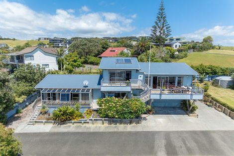 Photo of property in 43 Stratford Drive, Cable Bay, 0420