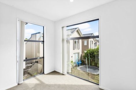 Photo of property in 14 Whai Hua Lane, Mangere Bridge, Auckland, 2022