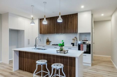 Photo of property in 15 Ropere Street, Kumeu, 0810