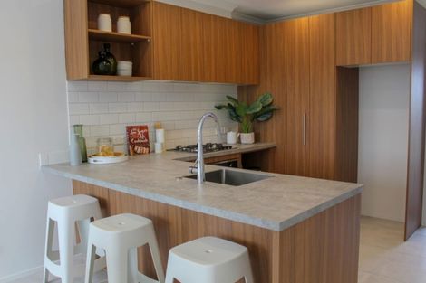 Photo of property in 9 Pepene Avenue, Takanini, 2112