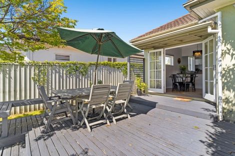 Photo of property in 464 Devonport Road, Tauranga South, Tauranga, 3112