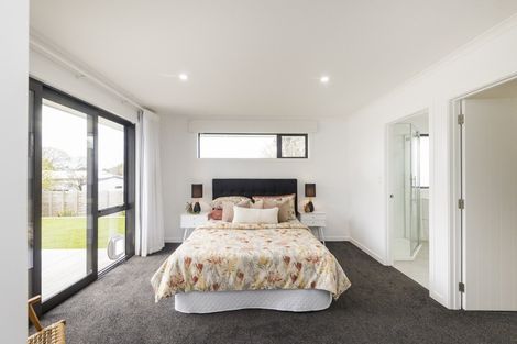 Photo of property in 27 Poplar Grove, Feilding, 4702