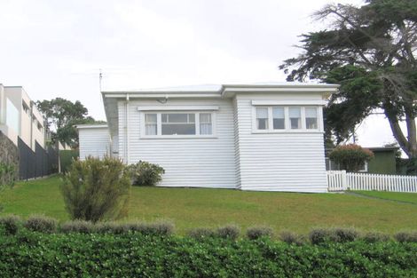 Photo of property in 19 Whitby Crescent, Mairangi Bay, Auckland, 0630