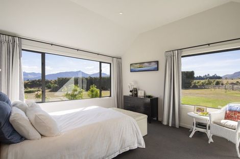 Photo of property in 5 Scenic Drive, Drift Bay, Queenstown, 9371