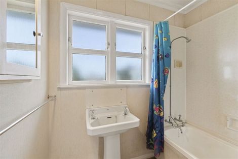 Photo of property in 1 Marsden Terrace, Ohau, Levin, 5570