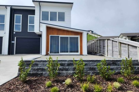 Photo of property in 115 Queen Charlotte Drive, Aotea, Porirua, 5024