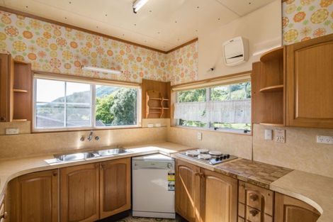 Photo of property in 14 Huia Street, Waikanae, 5036