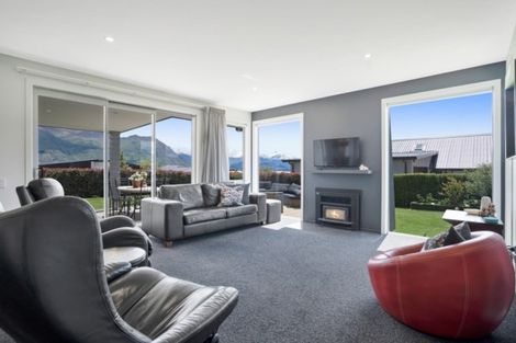 Photo of property in 4 Diamond Lane, Wanaka, 9305