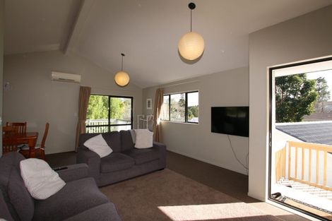 Photo of property in 2/29 Beaudine Avenue, Glenfield, Auckland, 0629