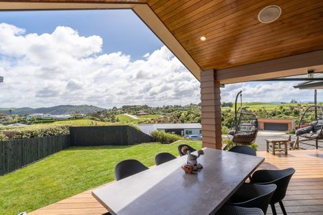 Photo of property in 10 Mahana Place, Raglan, 3225