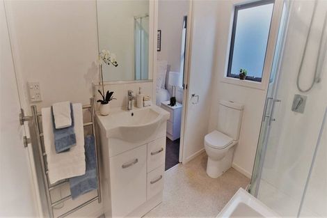 Photo of property in 25c Wainuiomata Road, Wainuiomata, Lower Hutt, 5014