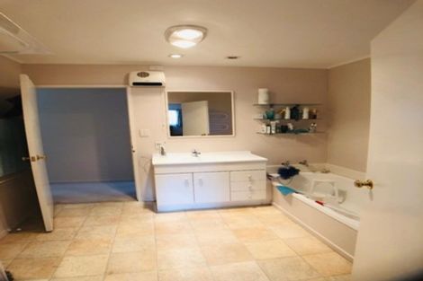 Photo of property in 301 Glengarry Road, Glen Eden, Auckland, 0602