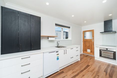 Photo of property in 3 Montrose Place, Takaro, Palmerston North, 4412