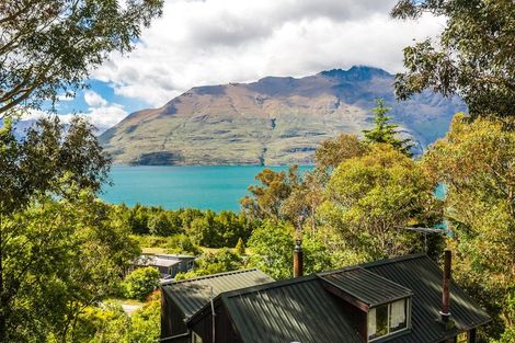 Photo of property in 44 Arawata Terrace, Sunshine Bay, Queenstown, 9300