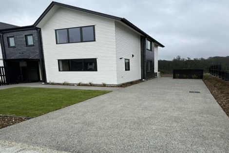 Photo of property in 38 Turtleback Avenue, Whitby, 5024