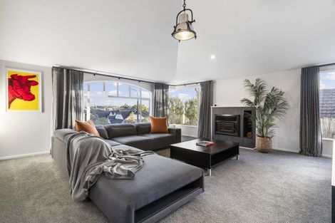 Photo of property in 11 Chedworth Drive, Glenfield, Auckland, 0629