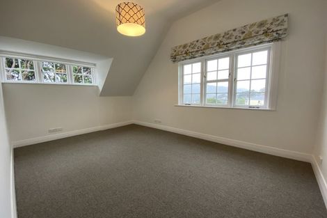 Photo of property in 7 Grove Road, Kelburn, Wellington, 6012