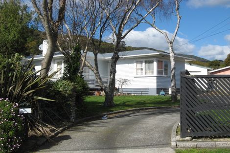 Photo of property in 87 Peel Place, Wainuiomata, Lower Hutt, 5014