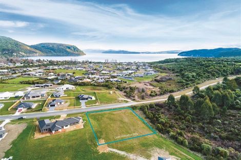 Photo of property in 12 Kahikatea Drive, Kinloch, Taupo, 3377