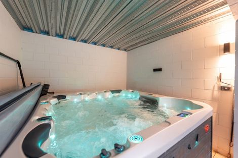 Photo of property in 7 Hartles Place, Mellons Bay, Auckland, 2014