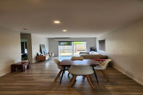 Photo of property in 43a Condor Place, Unsworth Heights, Auckland, 0632