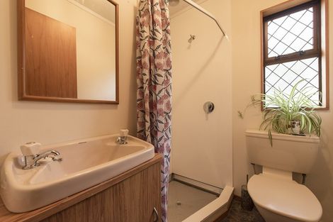 Photo of property in 16b Parklands Drive, Karori, Wellington, 6012