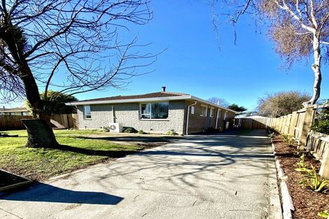 Photo of property in 33 Pensacola Crescent, Broomfield, Christchurch, 8042