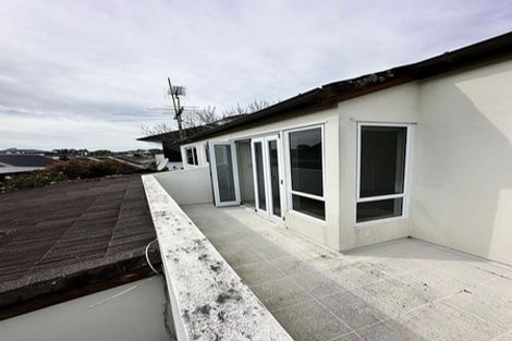 Photo of property in 2/13 Markham Place, Bucklands Beach, Auckland, 2012