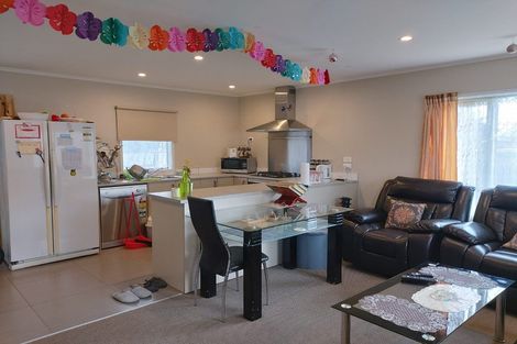 Photo of property in 22 Kohinoor Avenue, Mangere, Auckland, 2022