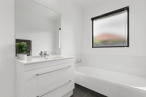 Photo of property in 6 Stableford Drive, Pyes Pa, Tauranga, 3112