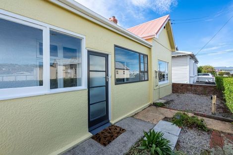 Photo of property in 77 Wesley Street, South Dunedin, Dunedin, 9012