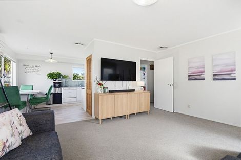 Photo of property in 2/15a Mcintyre Road, Mangere Bridge, Auckland, 2022