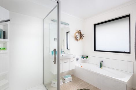 Photo of property in 503 Richmond Road, Lepperton, New Plymouth, 4373