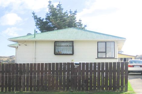 Photo of property in 20 Dorset Grove, Cannons Creek, Porirua, 5024