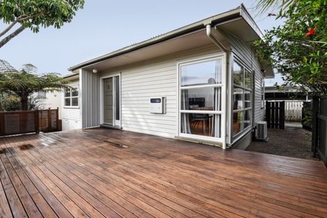 Photo of property in 1/66 Mcdowell Crescent, Hillcrest, Auckland, 0627