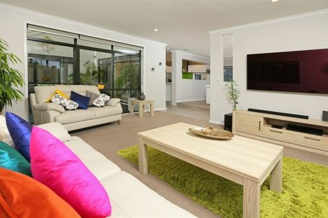 Photo of property in 17 Chelmsley Avenue, Henderson, Auckland, 0612